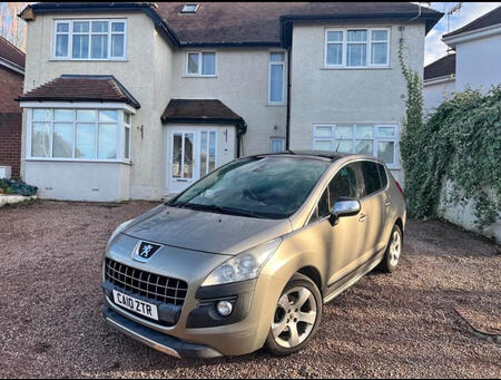 PEUGEOT 3008 1.6 HDi Exclusive 