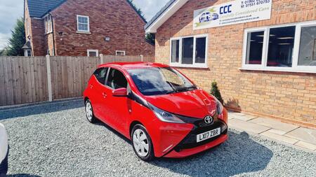 TOYOTA AYGO 1.0 VVT-i x-play