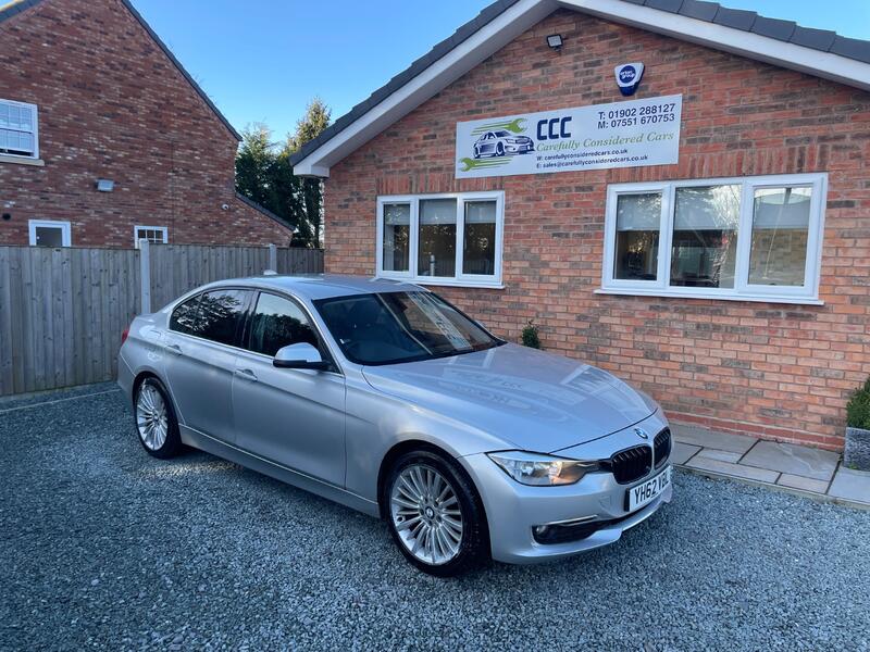 BMW 3 SERIES 2.0 320d Luxury Saloon