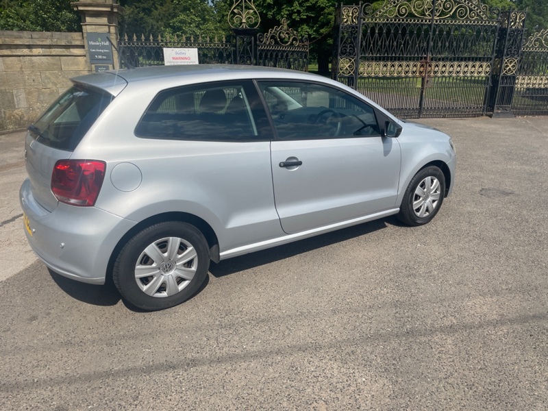 VOLKSWAGEN POLO