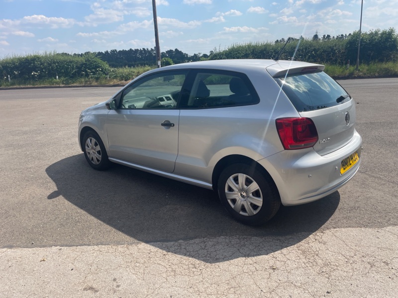 VOLKSWAGEN POLO