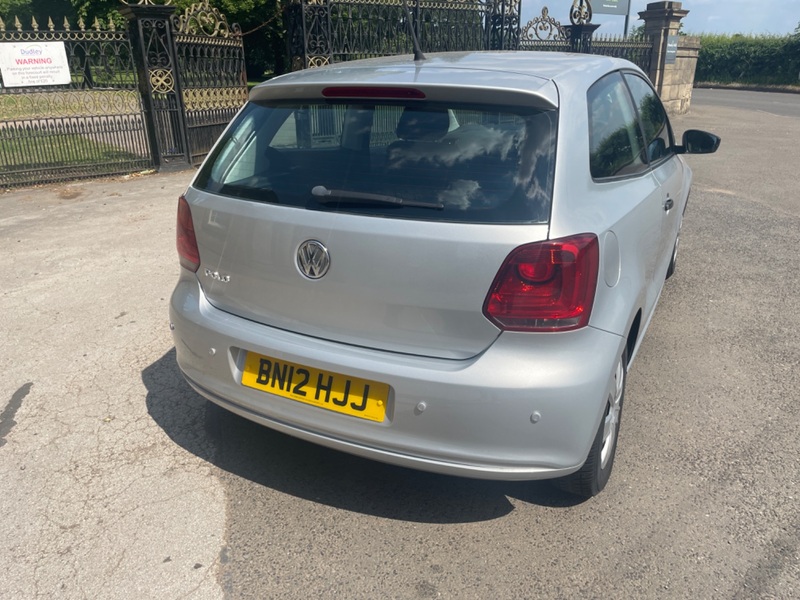 VOLKSWAGEN POLO